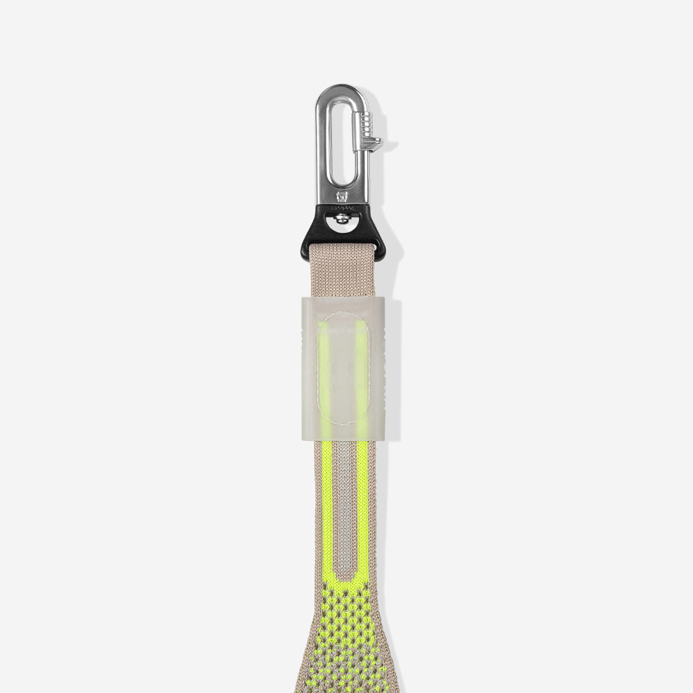 
            
                Load image into Gallery viewer, ** ALMOST SOLD OUT ** Zee.Dog Nit Leash - Gluten
            
        